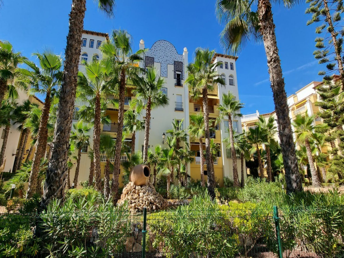 2 Bedrooms Luxurious Apartment Just 200 Meters from the Beach Torrevieja