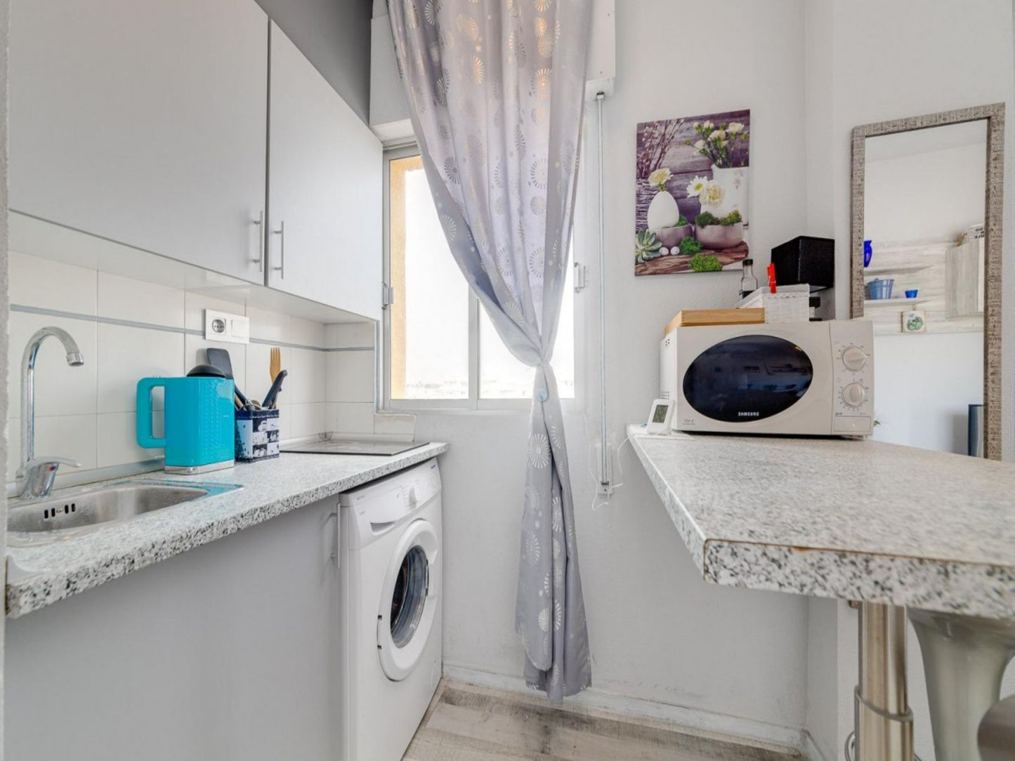 Cozy Studio Near the Beach For Sale in Torrevieja