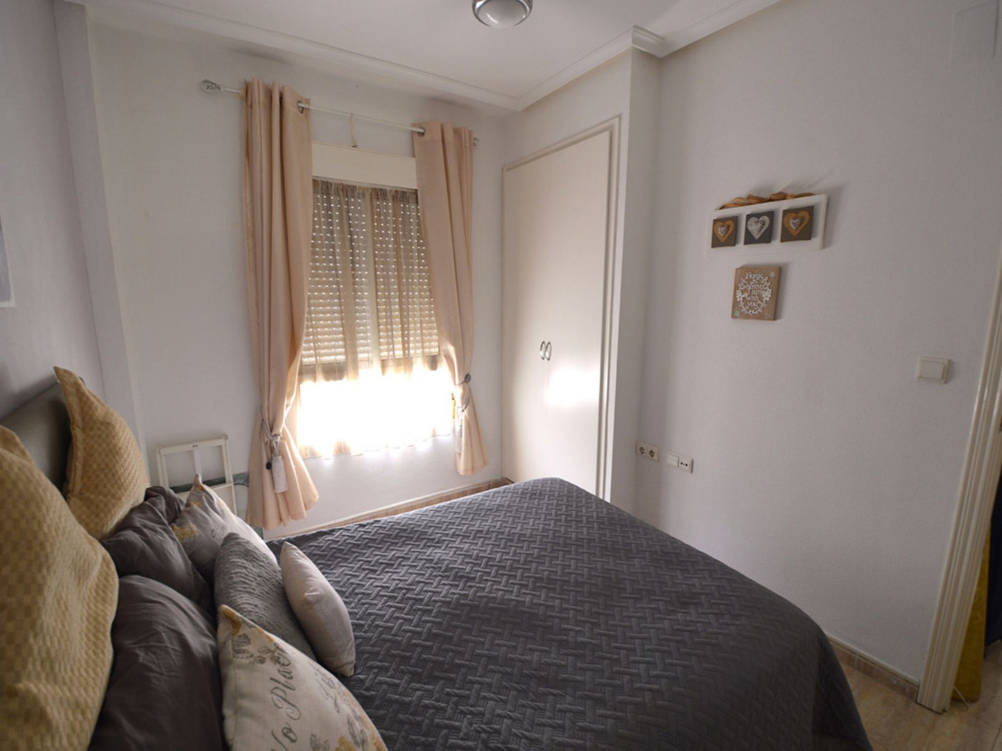 2 Bedrooms Apartment For Sale in Torrevieja