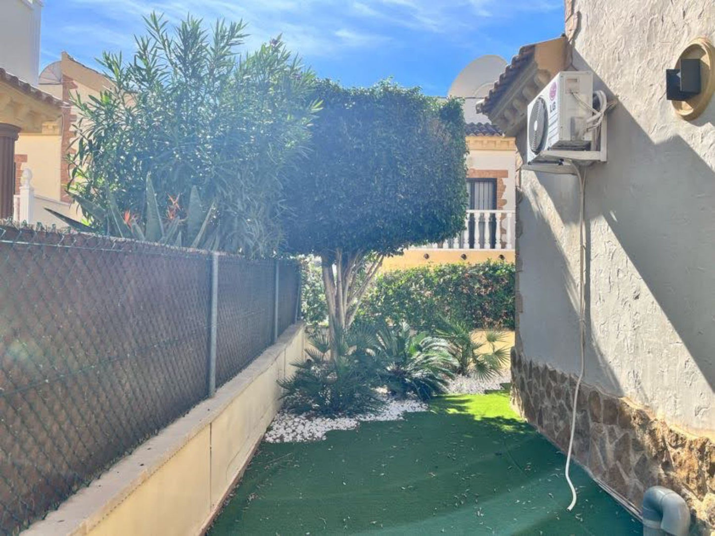 3 Bedrooms Villa with Private Pool For Sale in Guardamar