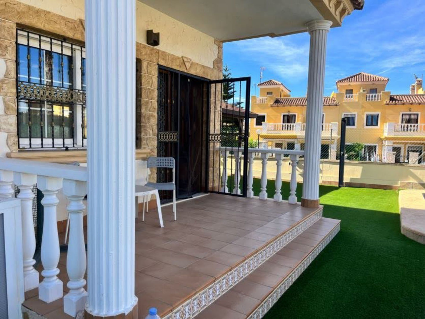 3 Bedrooms Villa with Private Pool For Sale in Guardamar