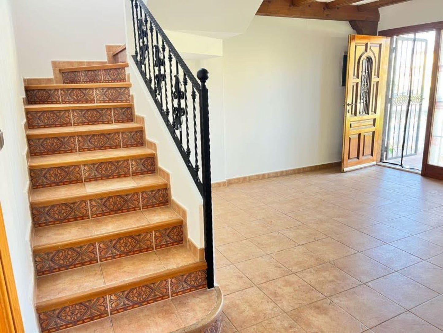 3 Bedrooms Villa with Private Pool For Sale in Guardamar