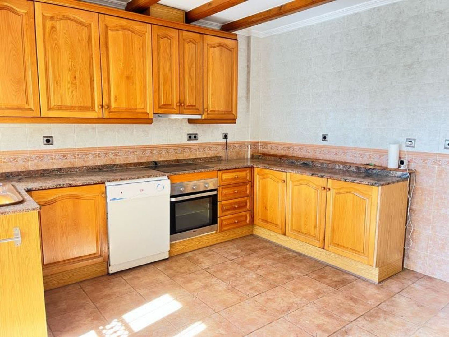 3 Bedrooms Villa with Private Pool For Sale in Guardamar