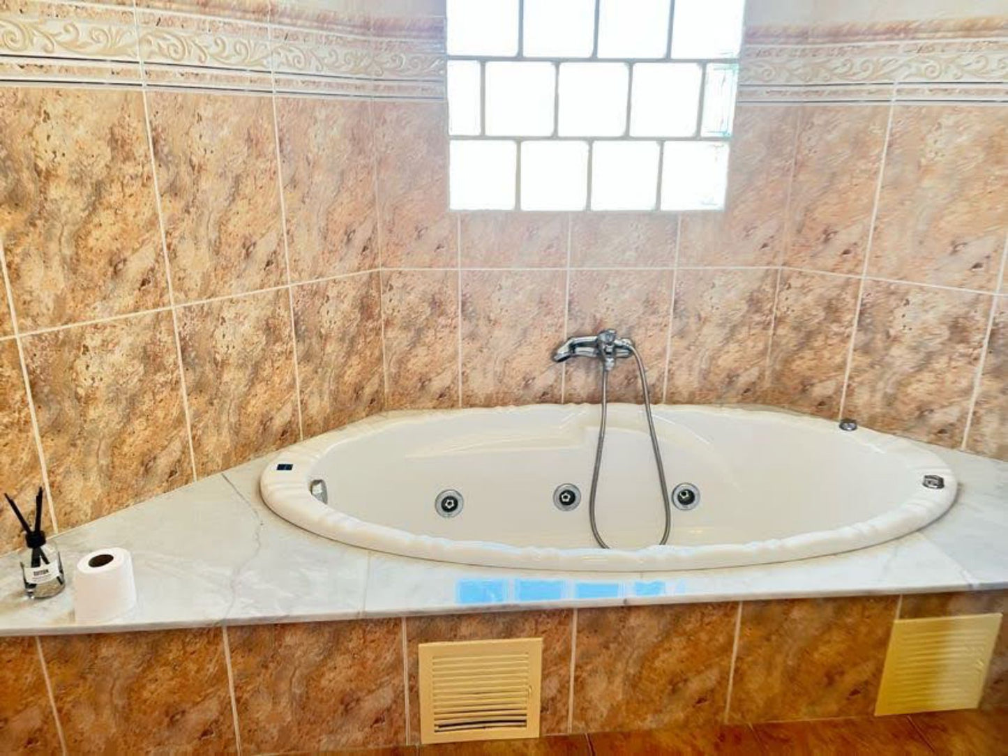 3 Bedrooms Villa with Private Pool For Sale in Guardamar