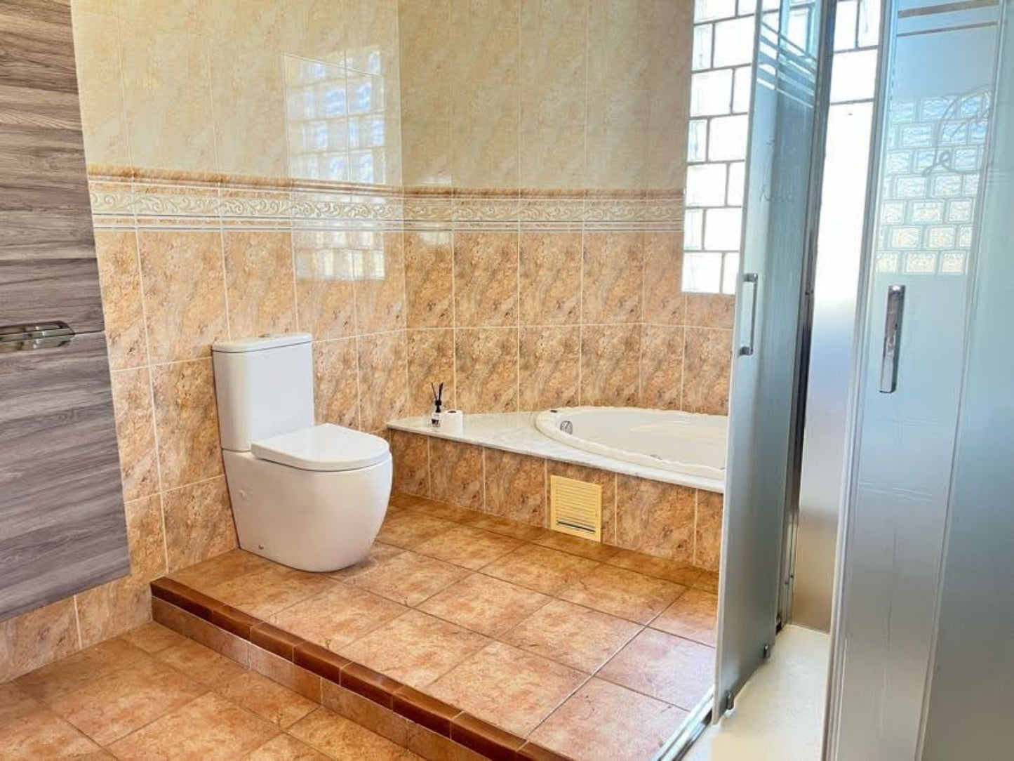 3 Bedrooms Villa with Private Pool For Sale in Guardamar