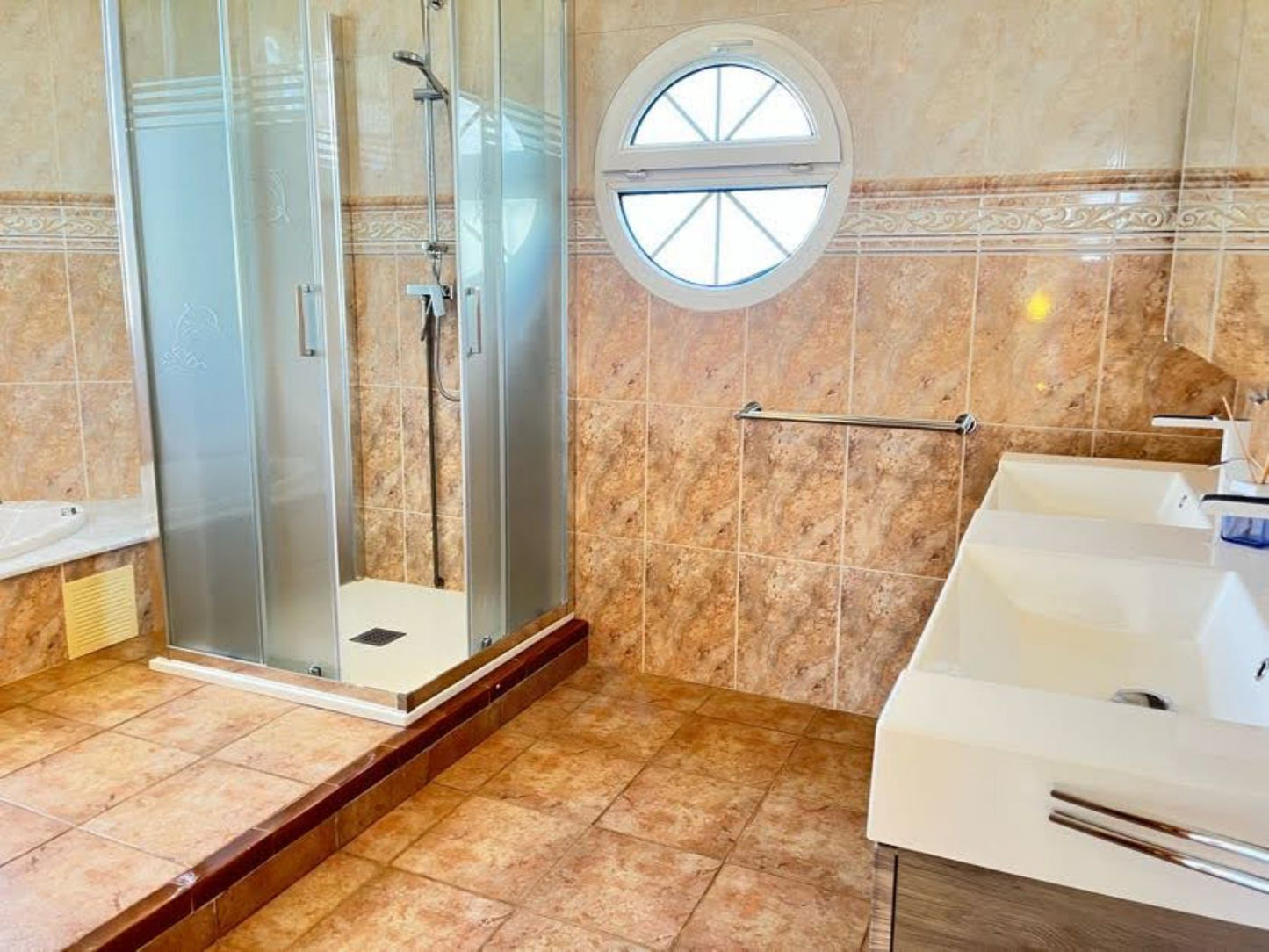 3 Bedrooms Villa with Private Pool For Sale in Guardamar