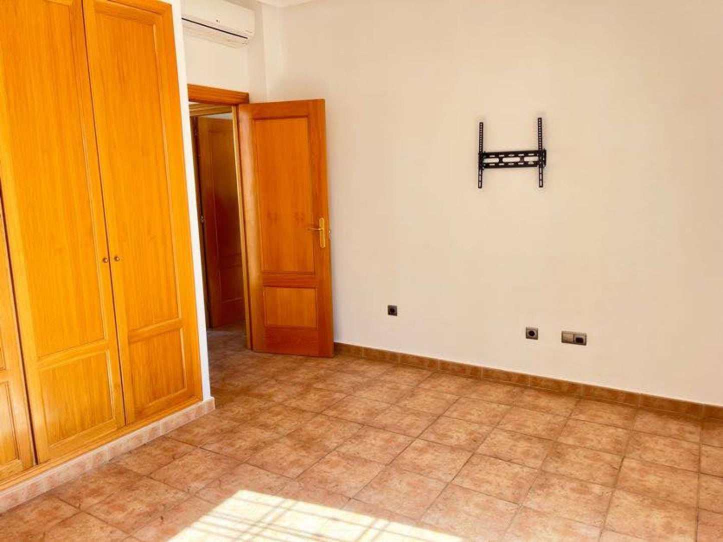 3 Bedrooms Villa with Private Pool For Sale in Guardamar