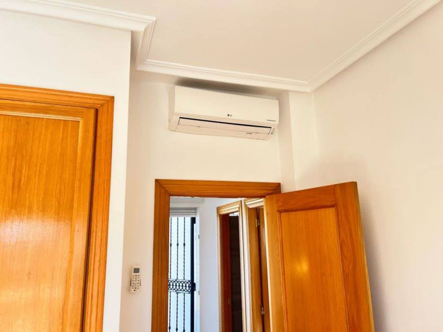 3 Bedrooms Villa with Private Pool For Sale in Guardamar