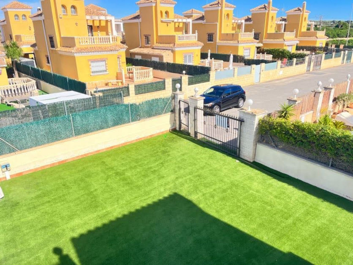 3 Bedrooms Villa with Private Pool For Sale in Guardamar