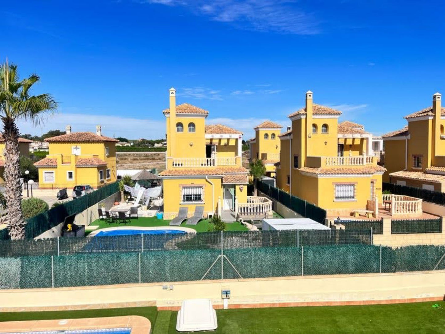 3 Bedrooms Villa with Private Pool For Sale in Guardamar