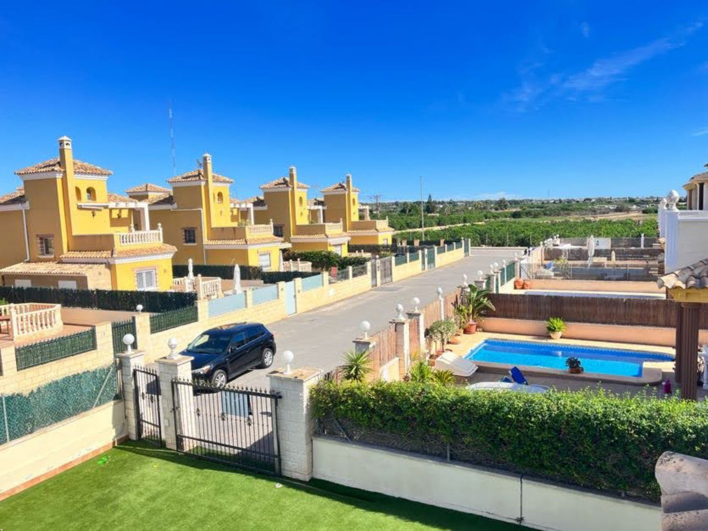 3 Bedrooms Villa with Private Pool For Sale in Guardamar