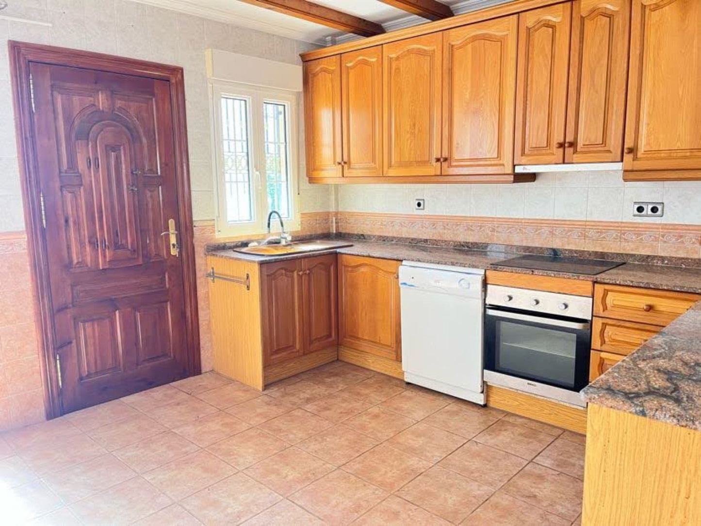 3 Bedrooms Villa with Private Pool For Sale in Guardamar