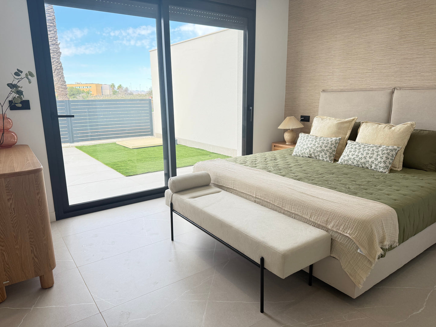 3 Bedrooms Villa For Sale in Torrevieja with Private Pool and Close to the Services