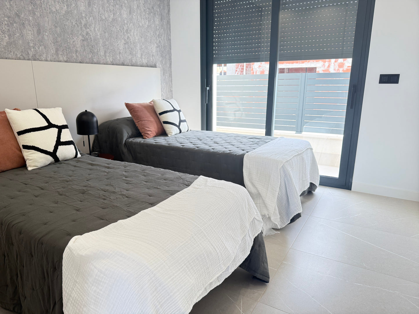 3 Bedrooms Villa For Sale in Torrevieja with Private Pool and Close to the Services