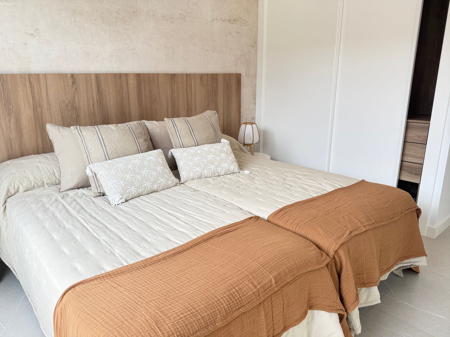 3 Bedrooms Villa For Sale in Torrevieja with Private Pool and Close to the Services