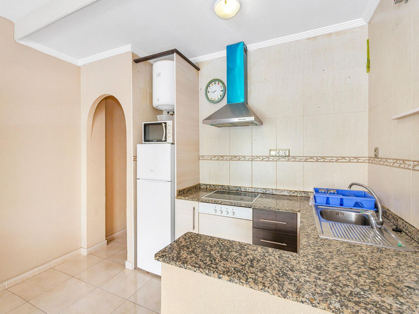 2 Bedrooms Apartment with Swimming Pool For Sale in Torrevieja