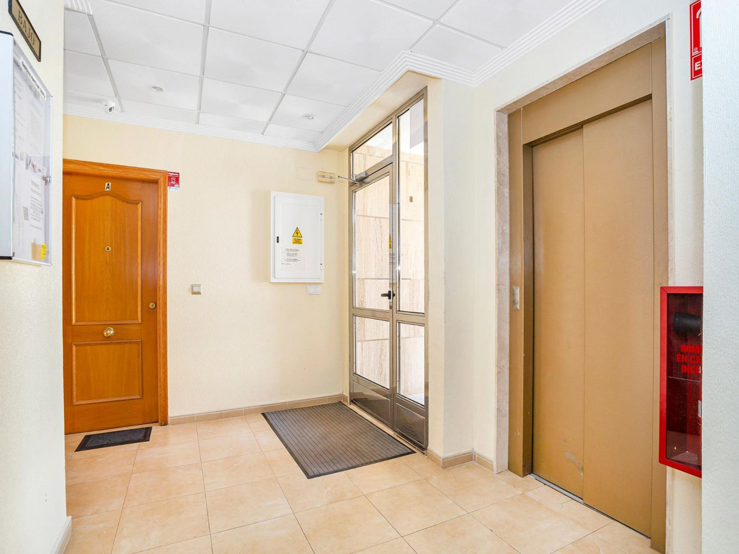 2 Bedrooms Apartment with Swimming Pool For Sale in Torrevieja