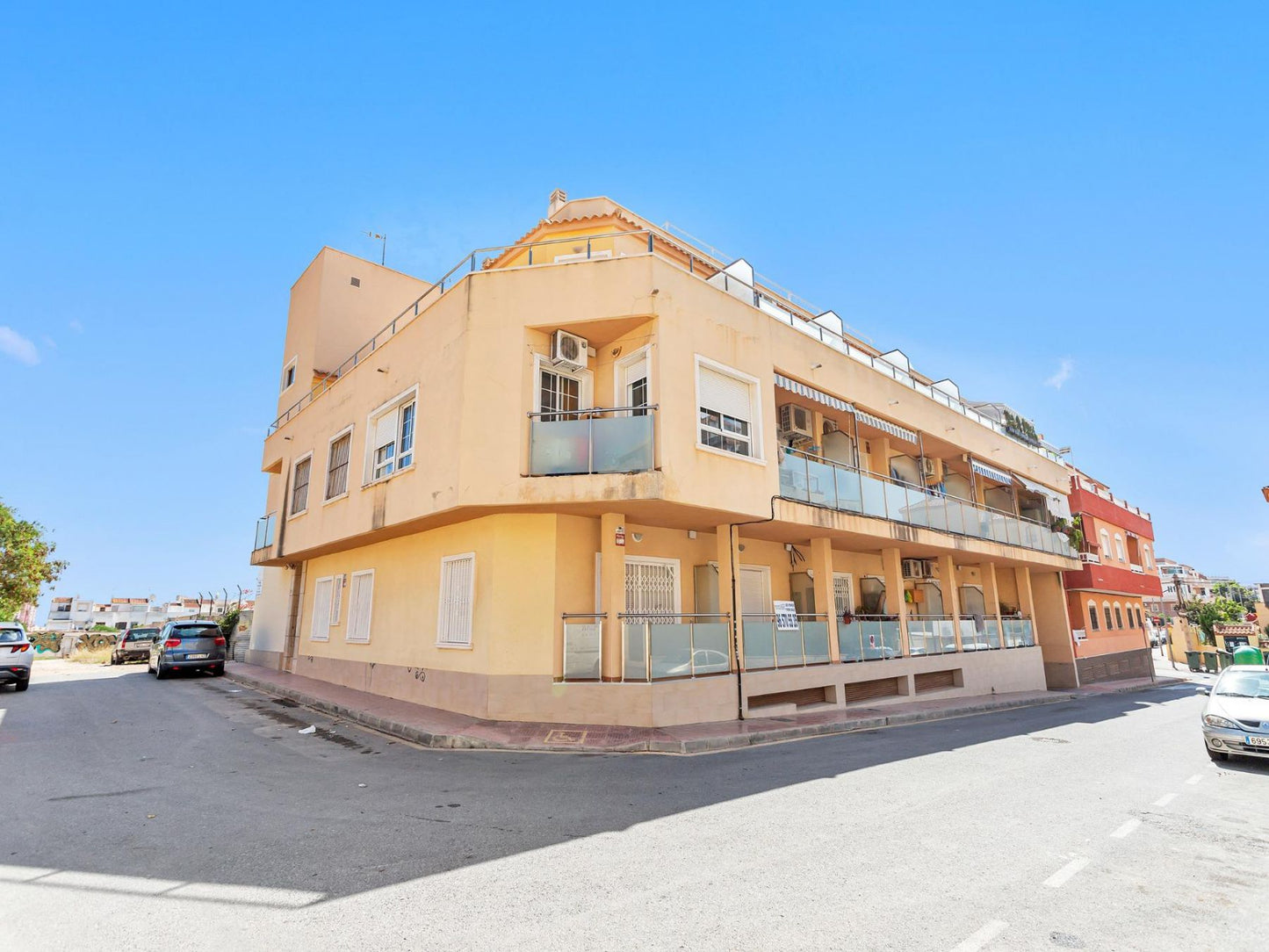 2 Bedrooms Apartment with Swimming Pool For Sale in Torrevieja