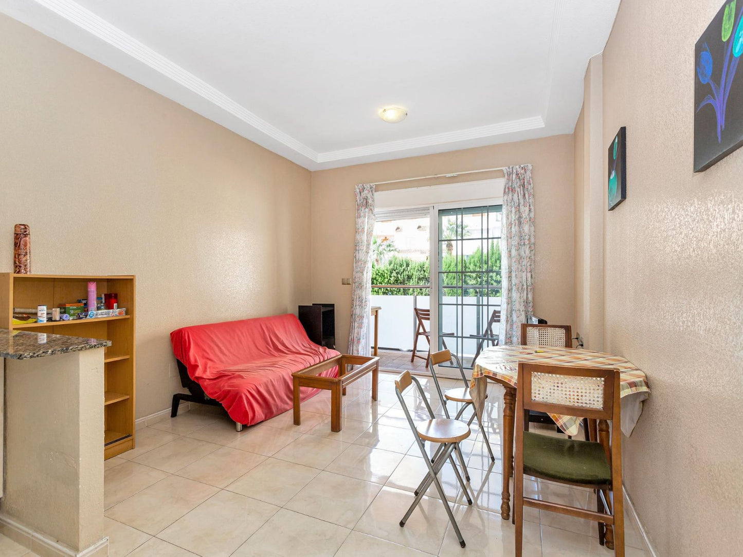 2 Bedrooms Apartment with Swimming Pool For Sale in Torrevieja